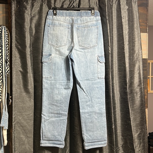 SO Super High Rise Jogger Faded Blue Jeans Elastic Waist Size 5/27w, never worn - Picture 4 of 5